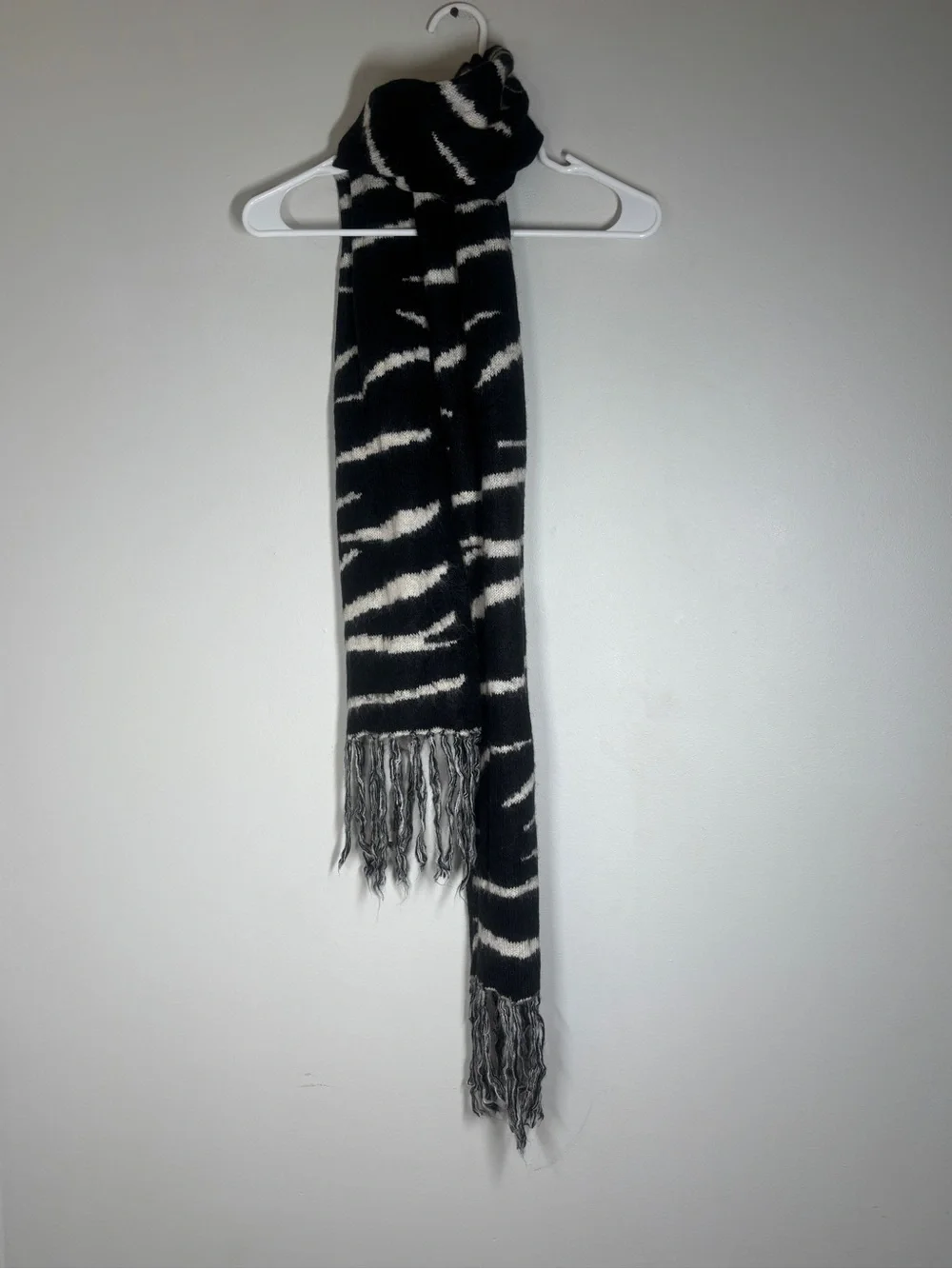 Black & White Zebra Fringe Scarf – Brand Unknown